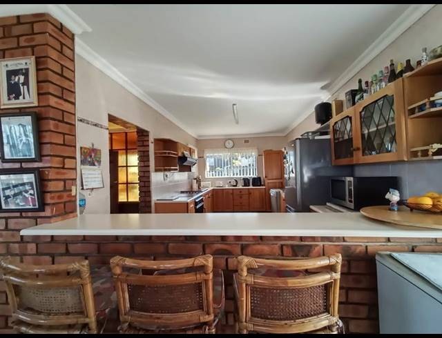 4 BEDROOM HOUSE FOR SALE IN EASTWOOD